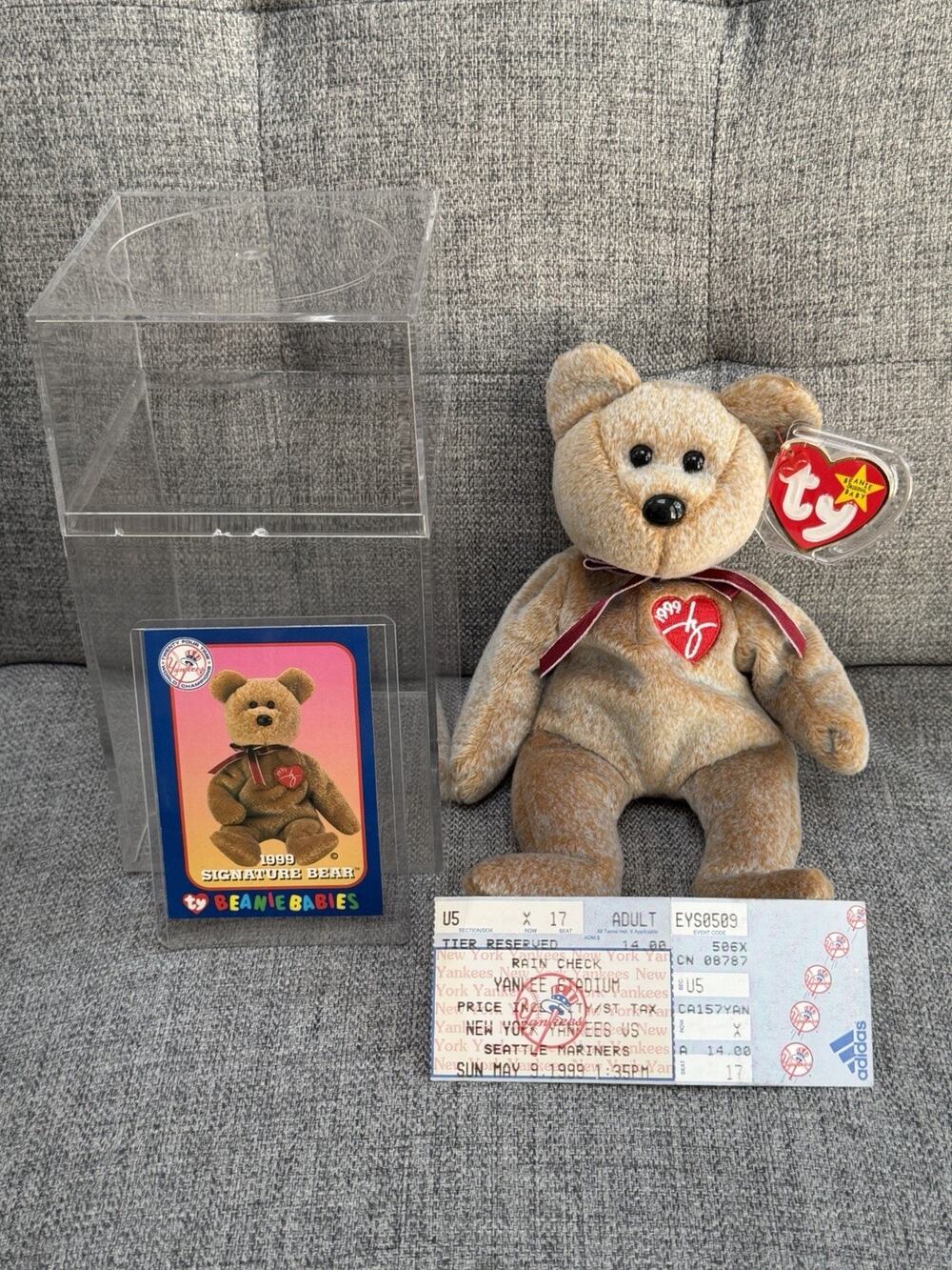 1999 Yankees Ty Signature Beanie Baby Bear With Yankees Ticket Stub Card Case